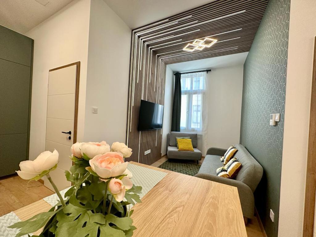 Apartment At Gozsdu Courtyard #Partyzone #Downtown #Freeparking Budapest Eksteriør billede