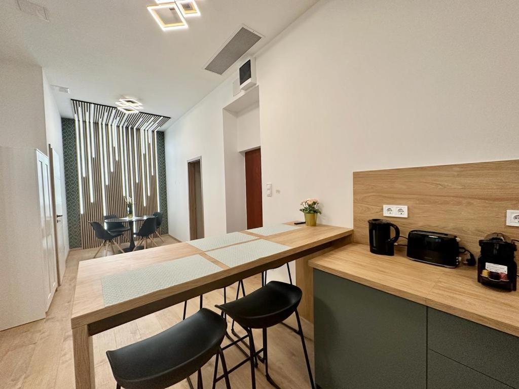 Apartment At Gozsdu Courtyard #Partyzone #Downtown #Freeparking Budapest Eksteriør billede