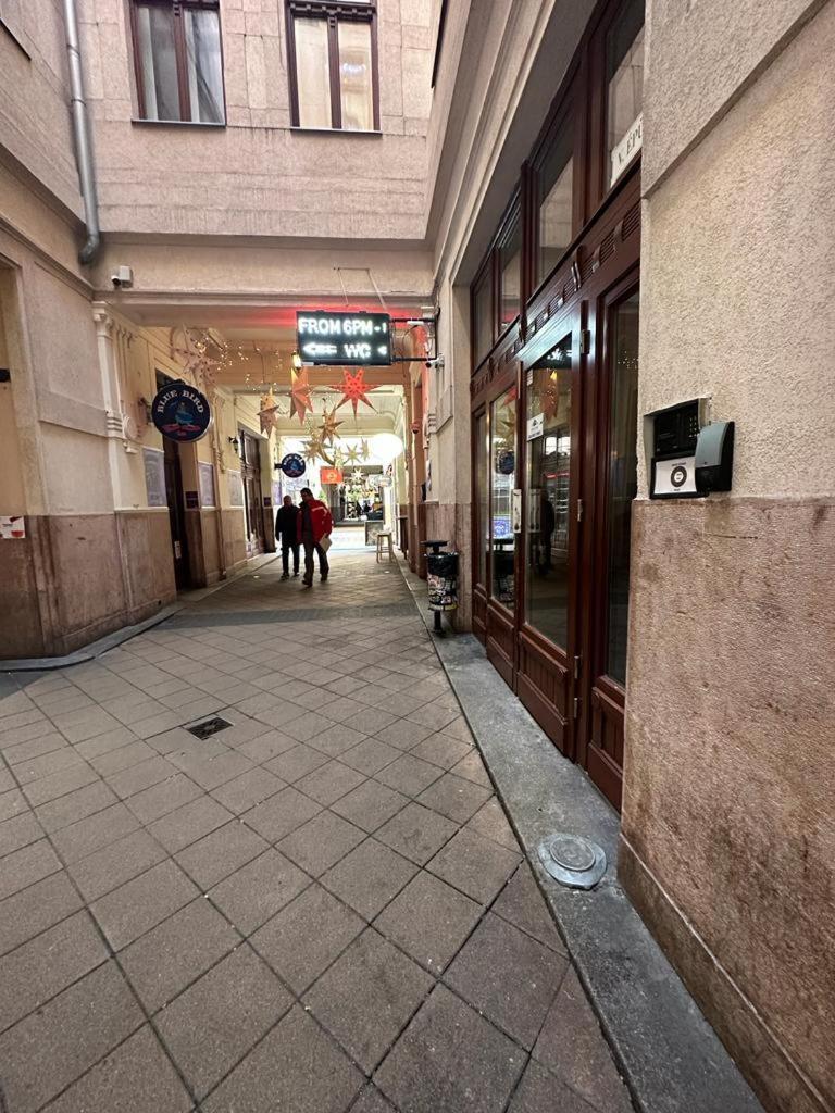 Apartment At Gozsdu Courtyard #Partyzone #Downtown #Freeparking Budapest Eksteriør billede