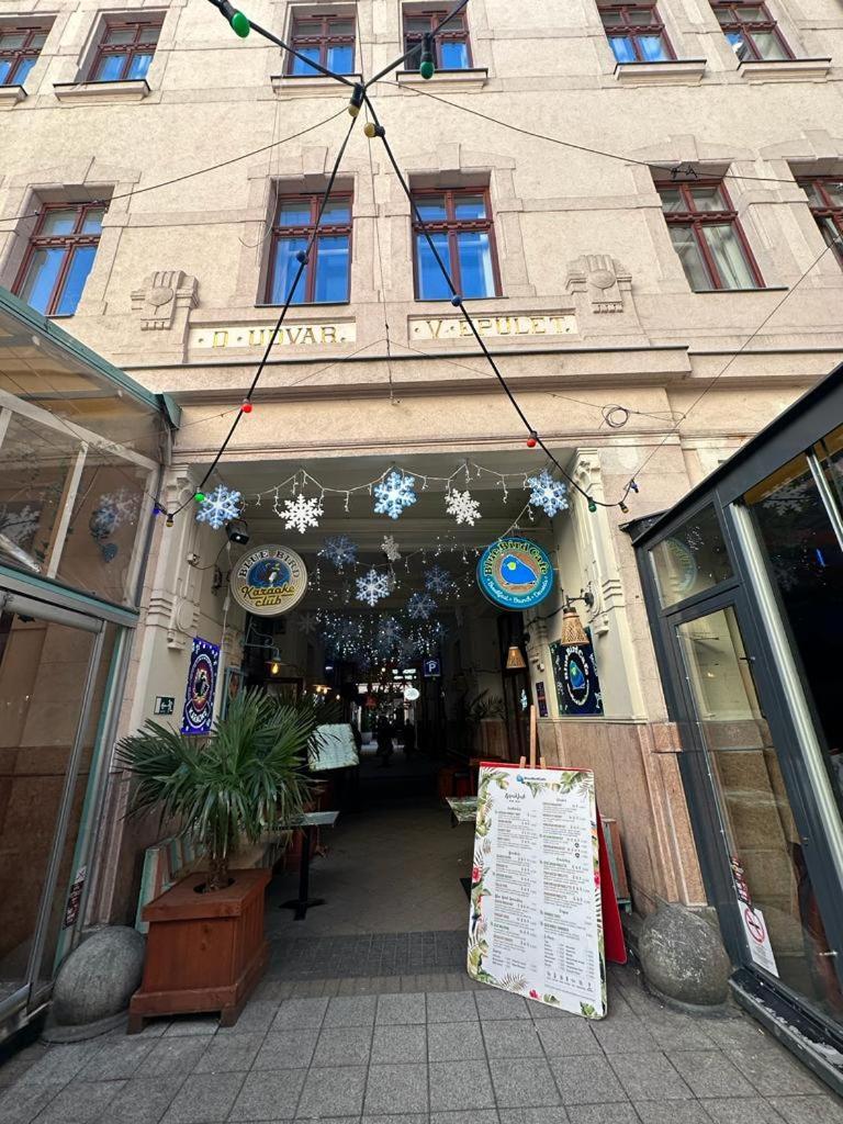Apartment At Gozsdu Courtyard #Partyzone #Downtown #Freeparking Budapest Eksteriør billede
